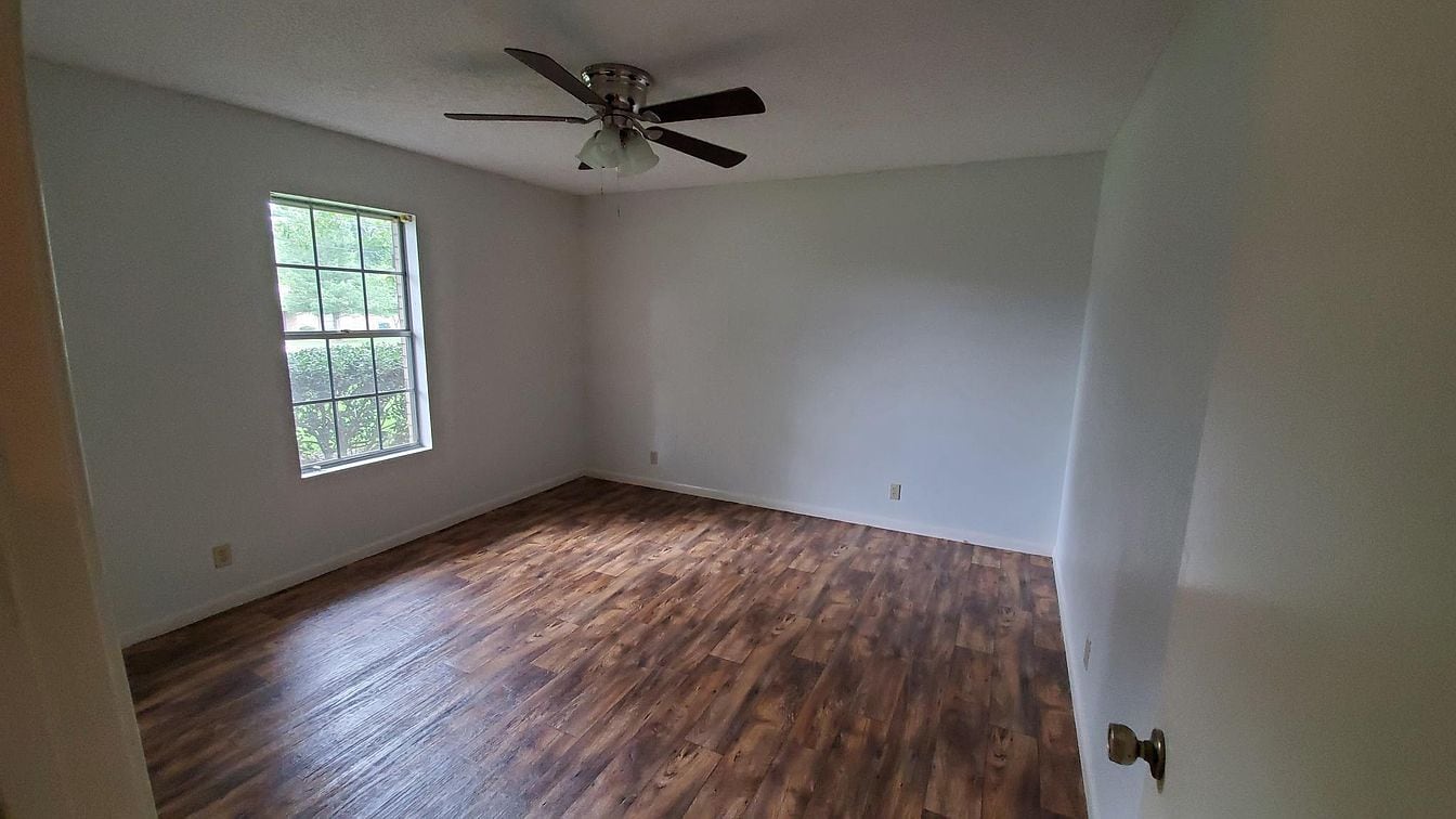 Building Photo - 309 Woodhaven Dr