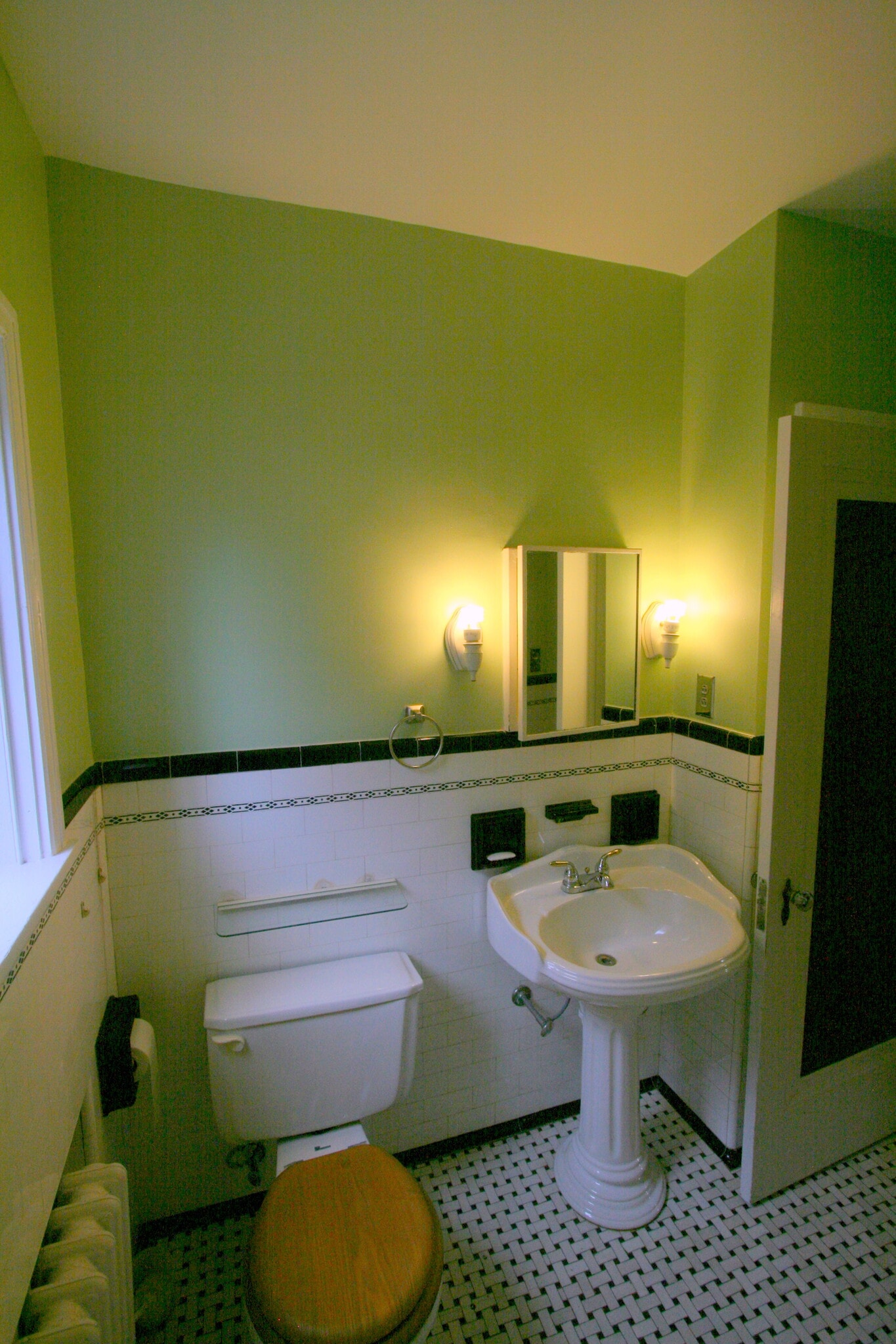 Bathroom - 328 S Aiken Ave