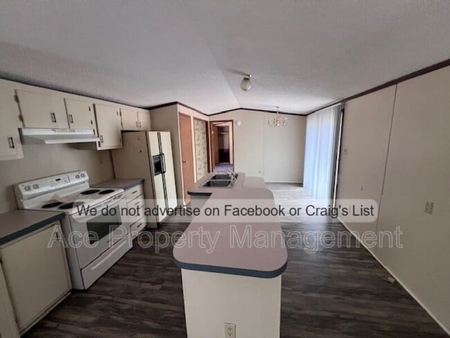 Building Photo - 2627 Tingen Rd