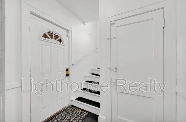 Building Photo - 1319 Marshall St