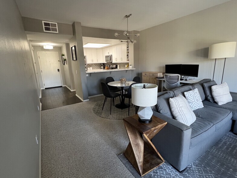 Building Photo - 5805 Friars Rd