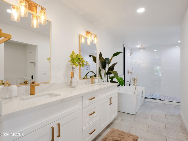 Building Photo - 15218 N 61st St