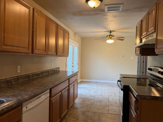 Building Photo - 9606 Shady Tree Ln