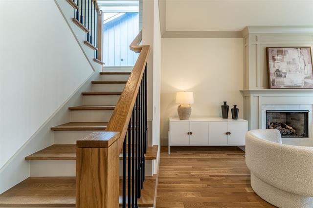 Building Photo - 317 Travis St