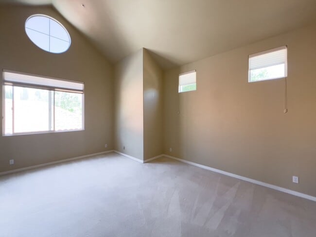 Building Photo - Gorgeous three bedroom North Napa home wit...