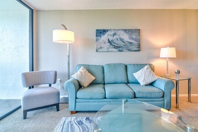 Building Photo - 900 Cove Cay Dr