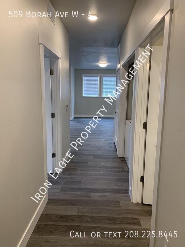 Building Photo - 509 Borah Ave W
