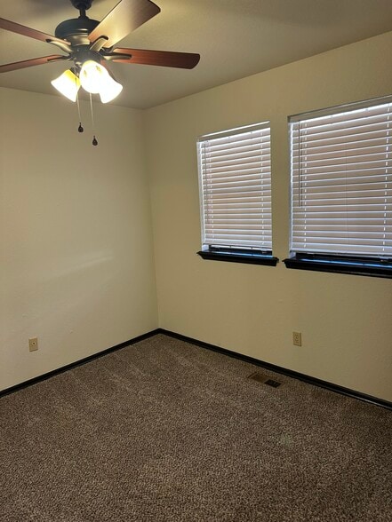 Building Photo - 9137 Knottingham