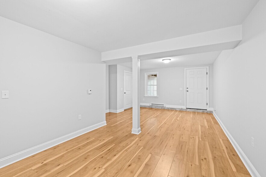 Building Photo - 145 Driftway