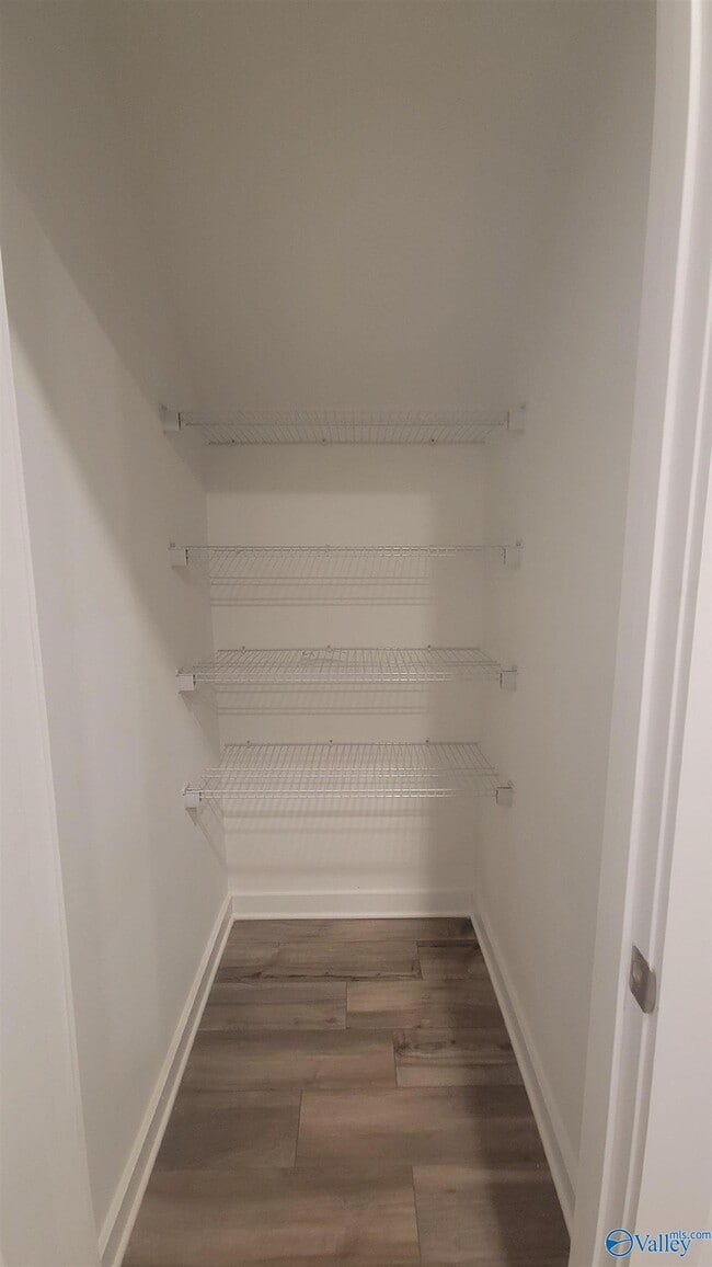 Building Photo - 7597 Discovery Pt Dr NW