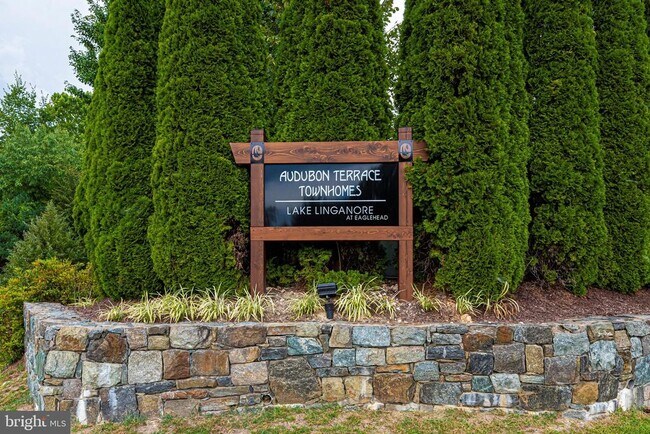 Building Photo - 10247 Redtail Ct