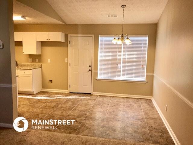 Building Photo - 10608 Pecan Ln