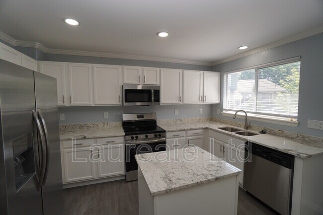 Building Photo - 10182 Woodrose Ct