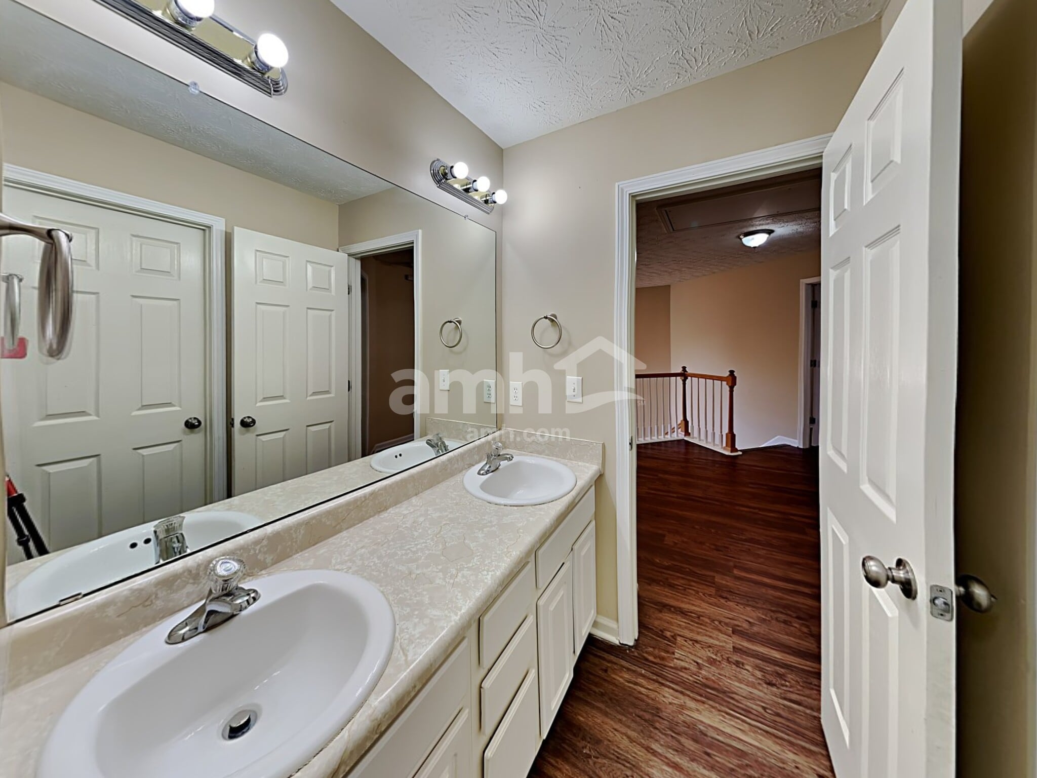 Building Photo - 501 Hawk Eye Ct