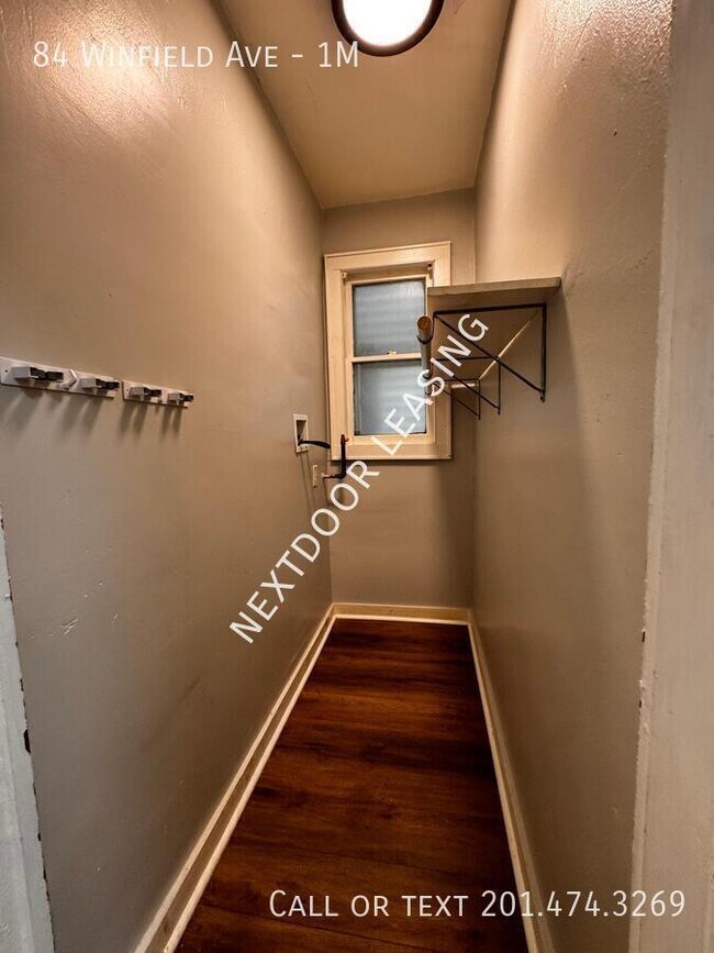 Building Photo - 84 Winfield Ave