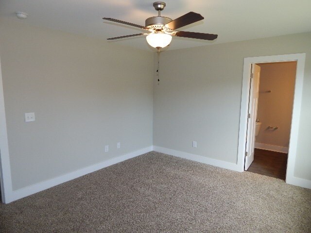 Building Photo - 401 Bee Cv Wy