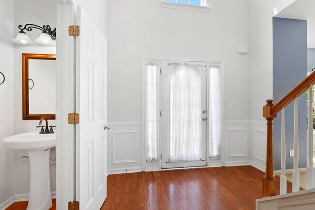 Building Photo - 1255 Wondering Way