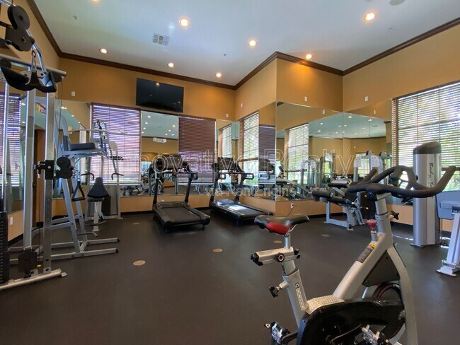 Building Photo - 4817 San Marino Cir