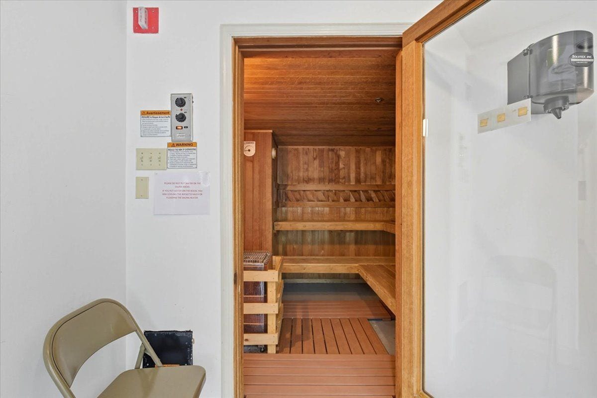 Building Photo - 1524 Lincoln Way