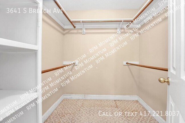 Building Photo - Chesterfield Village 3 Bedroom 2 Bath 2 Ca...