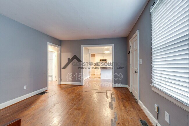 Building Photo - 2930 Primrose Cir