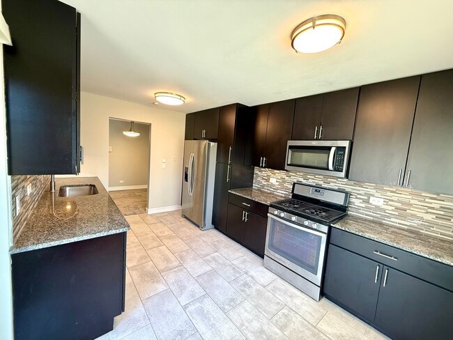 Building Photo - 298 Maplewood Ct