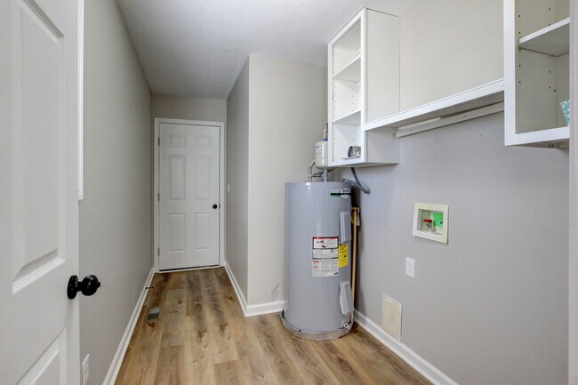 Building Photo - 51 Winding Oaks