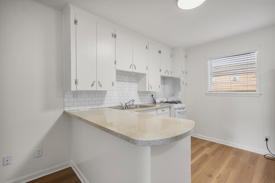 Building Photo - 206 Parmley Dr