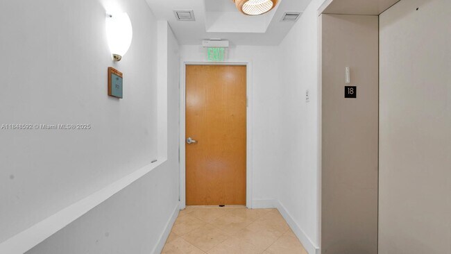 Building Photo - 19400 Turnberry Way