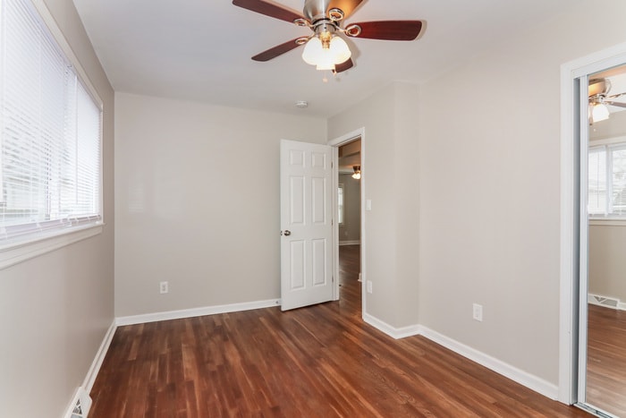 Building Photo - 4150 Beechgrove Dr