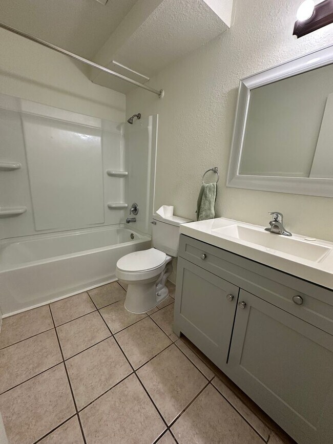 Building Photo - GET $500 OFF THE FIRST MONTHS RENT!!!