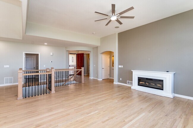 Building Photo - 10154 Silver Leaf Way