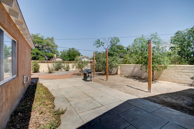 Building Photo - 3521 Smith Ave SE