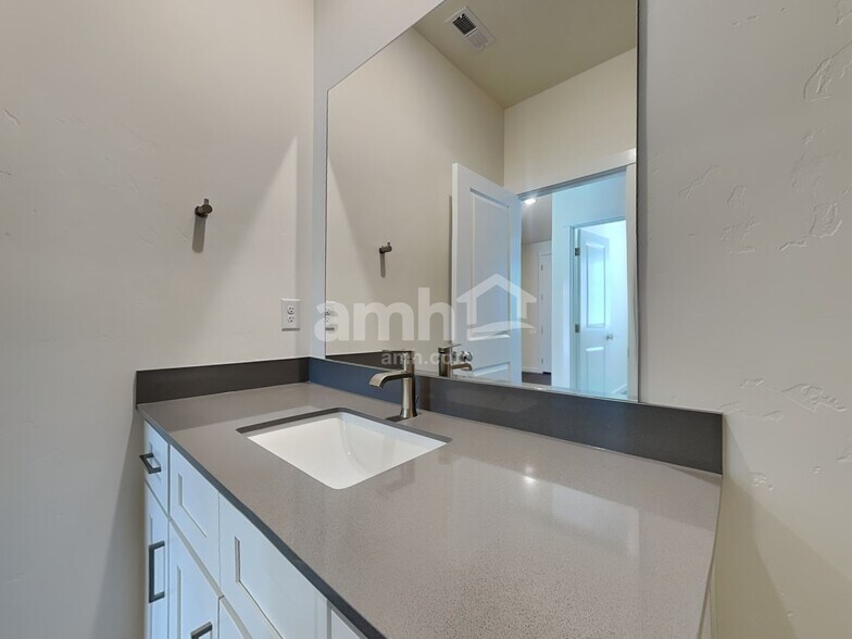 Building Photo - 9365 W Shumard St