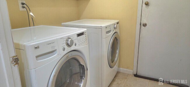 Building Photo - 44 Azalea Ct