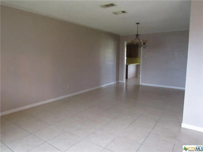Building Photo - 801 Cagle Ln