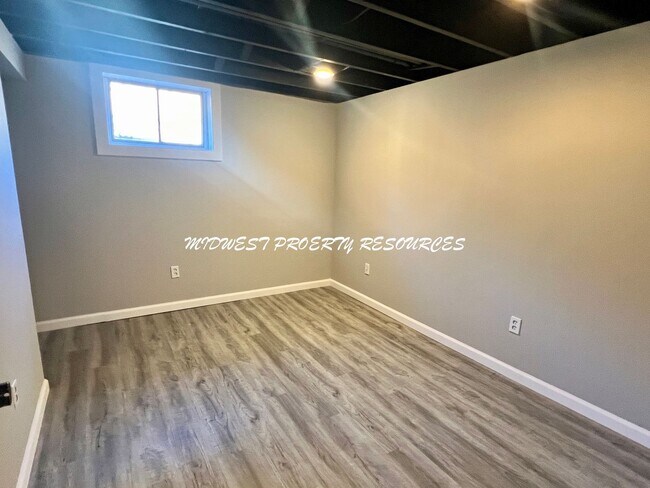 Building Photo - Spacious 4-Bedroom, 3-Bathroom Home with Fenced Yard and Bonus Spaces!