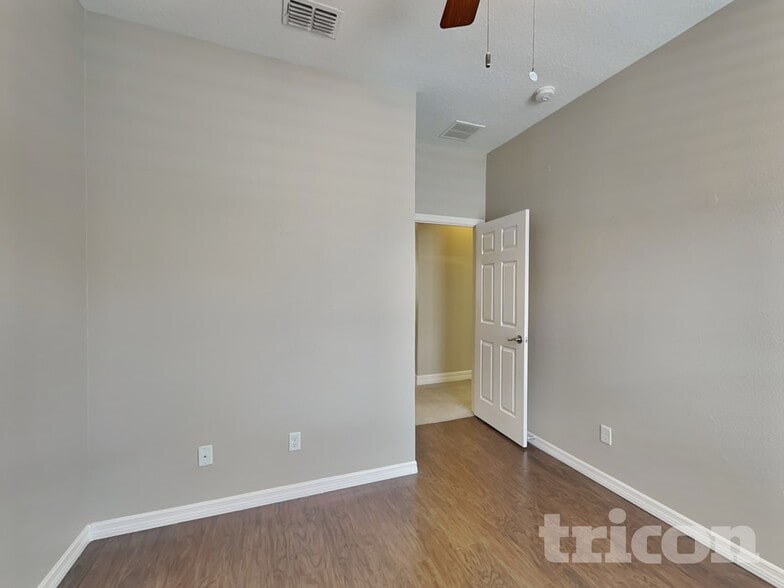 Building Photo - 3230 Ogden Dr