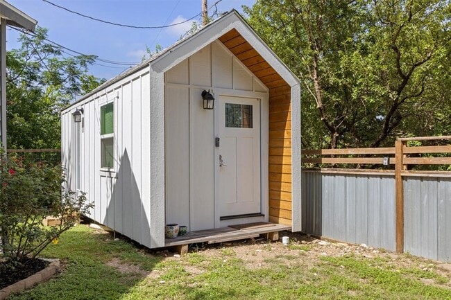 Building Photo - 1167 Ridgeway Dr