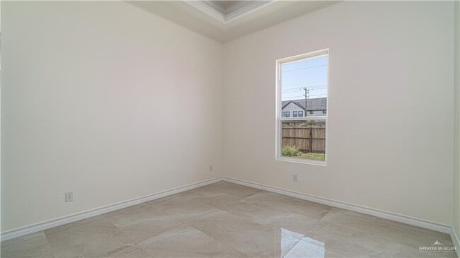 Building Photo - 2804 Magnolia Dr