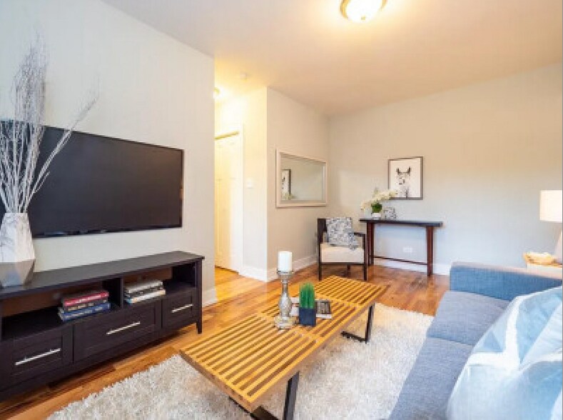 Building Photo - 2909 N Mildred Ave