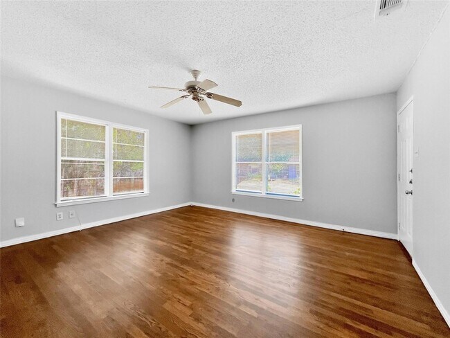 Building Photo - 5400 Harmon Ave