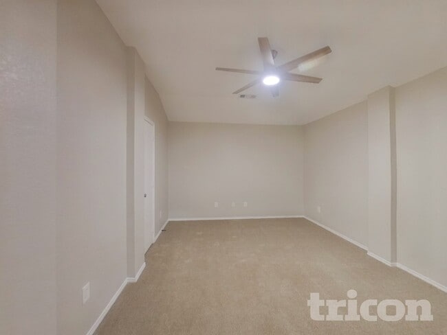 Building Photo - 5825 Show Master Ln