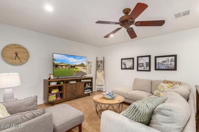 Building Photo - 15849 N 49th Pl