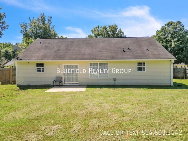 Building Photo - 106 Pine Needle Rd