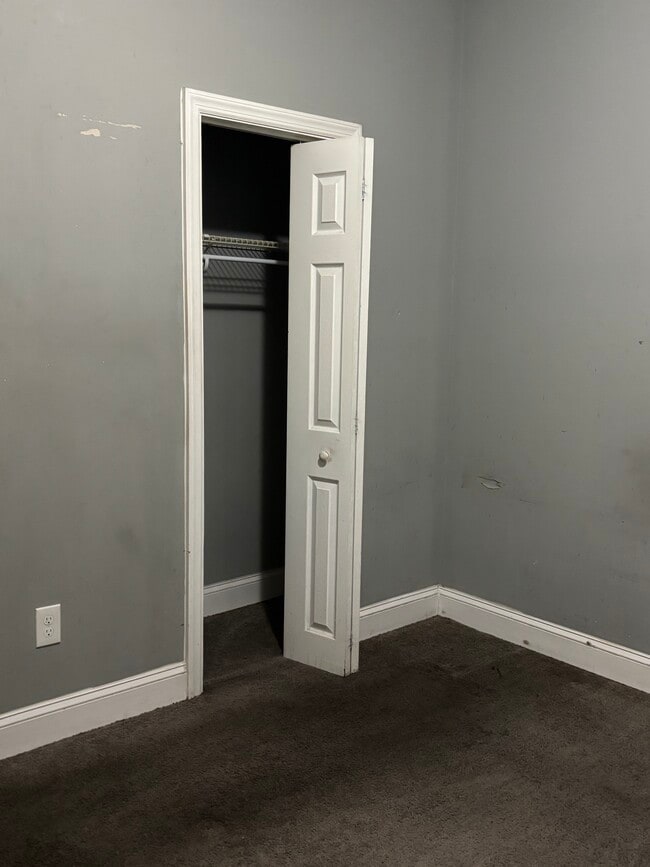 Building Photo - 61 Allendale St