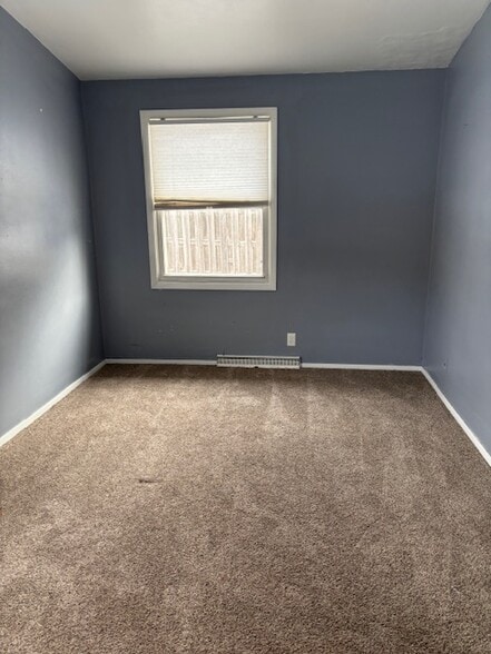 Building Photo - 210 Lox Ct