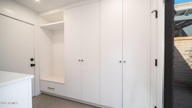 Building Photo - 6833 N 18th St