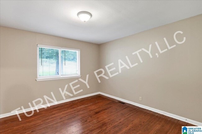 Building Photo - 521 Crumly Chapel Rd