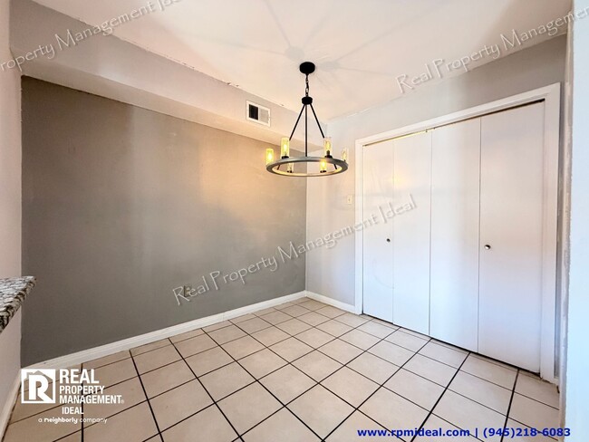 Building Photo - 835 Dublin Dr